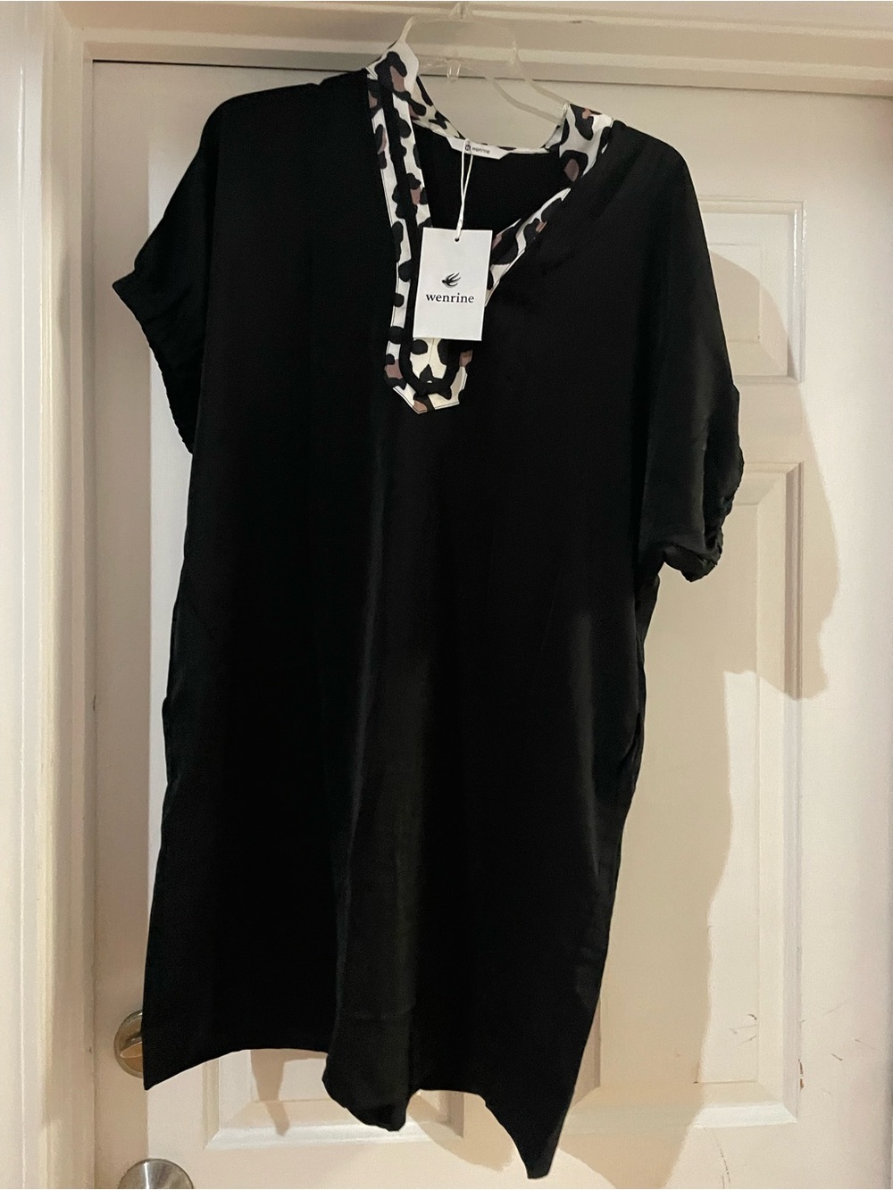 Wenrine Black Short Sleeve V-Neck Tunic/Dress with Leopard Trim